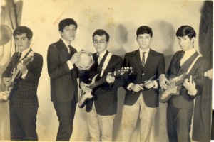 Alfredo con su grupo musical en 1967. EStán de izquierda a derecha: Alfredo, Alberto "Gato" Cárdenas, Roberto Neumane, Pedro, Gelo Cárdenas