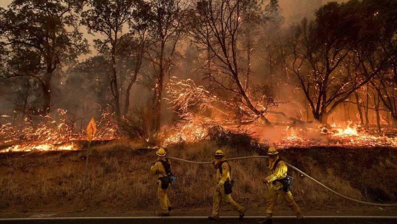 https://www.asoteca.org.ec/5-000-bomberos-continuan-combatiendo-10-incendios-forestales-en-california/