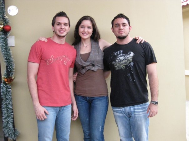 mi hermano, mi hermana y yo