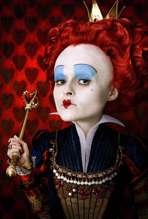 Helena Bonham Carter será "La Reina Roja". Su cabeza fue aumentada en tres veces su tamaño original.
