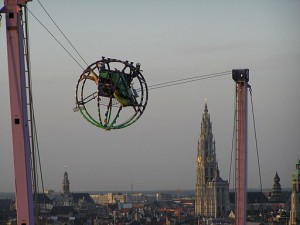 512px-Cage_flying_Antwerp