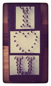 Clavos sobre las letras