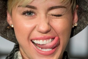 miley-cyrus-1742632w618