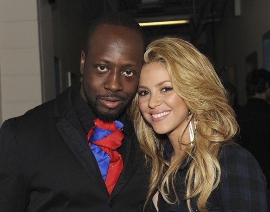wyclef-jean-and-shakira-pose-at-backstage