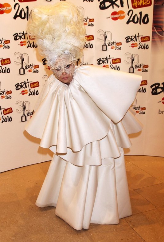 lady-gaga-brit-awards-white-tier-dress-08