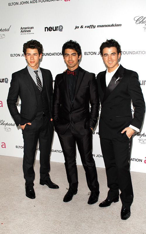 http://blog.espol.edu.ec/jeanma111/files/2010/03/jonas-brothers-oscars-2010.jpg&imgrefurl=http://blog.espol.edu.ec/jeanma111/2010/03/14/jonas-brothers-oscar-2010/&usg=__9eaj3jNEk3birNw2Ux3J4_3z-uE=&h=800&w=500&sz=180&hl=