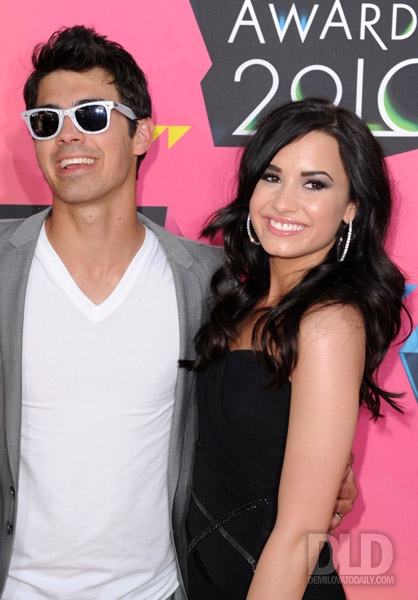 Demi Lovato y Joe Jonas Jemi kids choice awards 2010