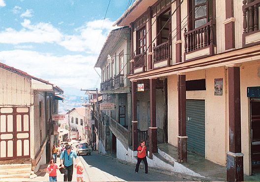 Las empinadas calles de Zaruma