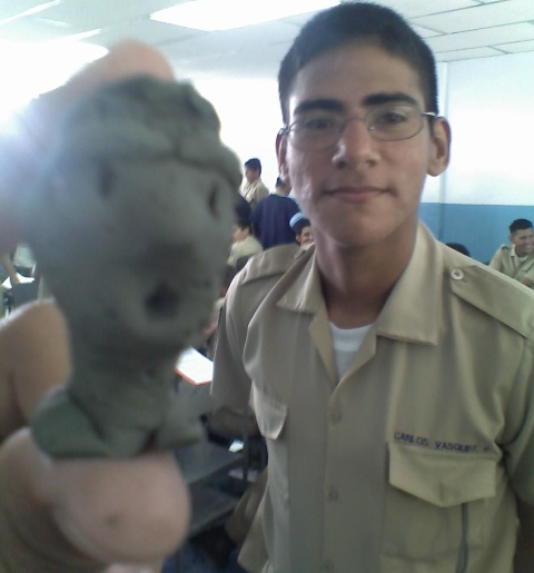 Igualitos  Carlos Vs su Retrato