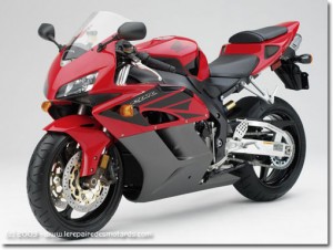 honda_cbr1000rr_34av_