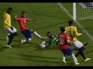 Alexander Dominguez hizo un partido extraordinario, salvó de que Chile goleara a la selección ecuatoriana.