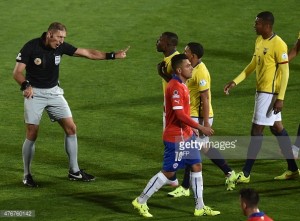 Ecuador no pudo cambiar su imagen en la Copa América. El cuadro Tricolor cayó de este jueves 2-0 ante Chile por el Grupo A, en el estadio Nacional de Santiago. Con esta derrota Ecuador está obligado a ganar los próximos dos partidos ante Bolivia y Mexico