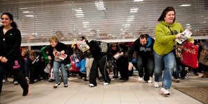 xblack-friday-shopping-620km111612-1363290612-pagespeed-ic_-7s2ti3x4p1