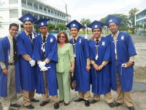 con la lcda de quimica Miriam Ibarra