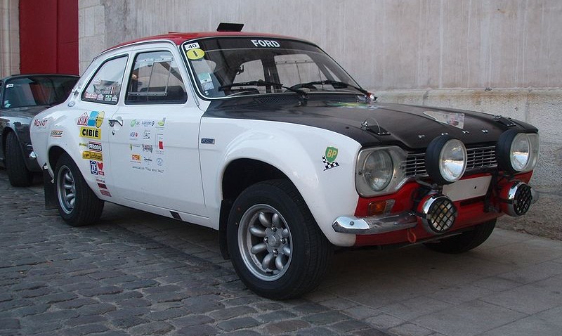El Ford Escort RS 1600 es un ejemplo de un vehículo histórico.