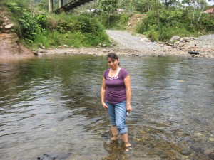 Mi mamá en el río
