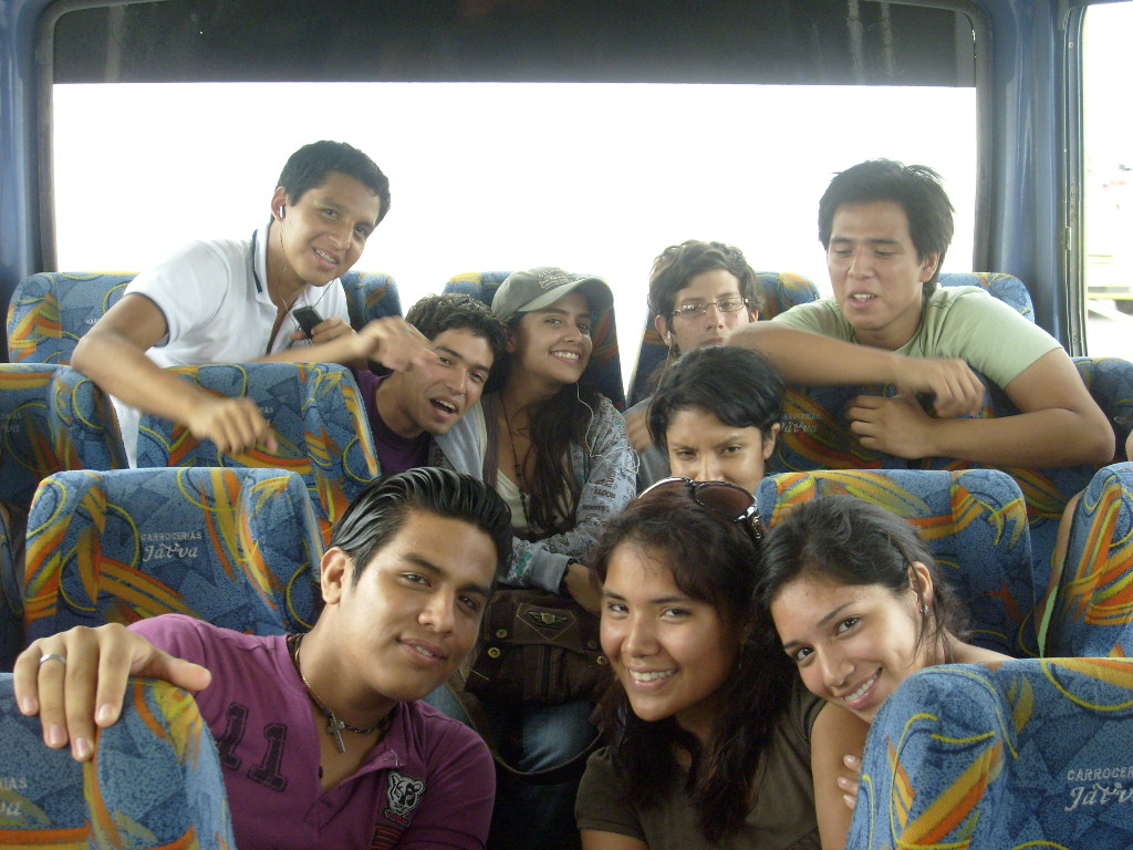 TODOS DISFRUTANDO DEL VIAJE AL PRICIPIO