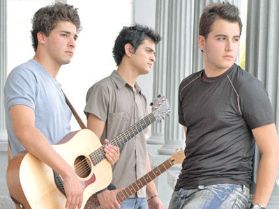 Q lindo grupo mexicano  - REIK -